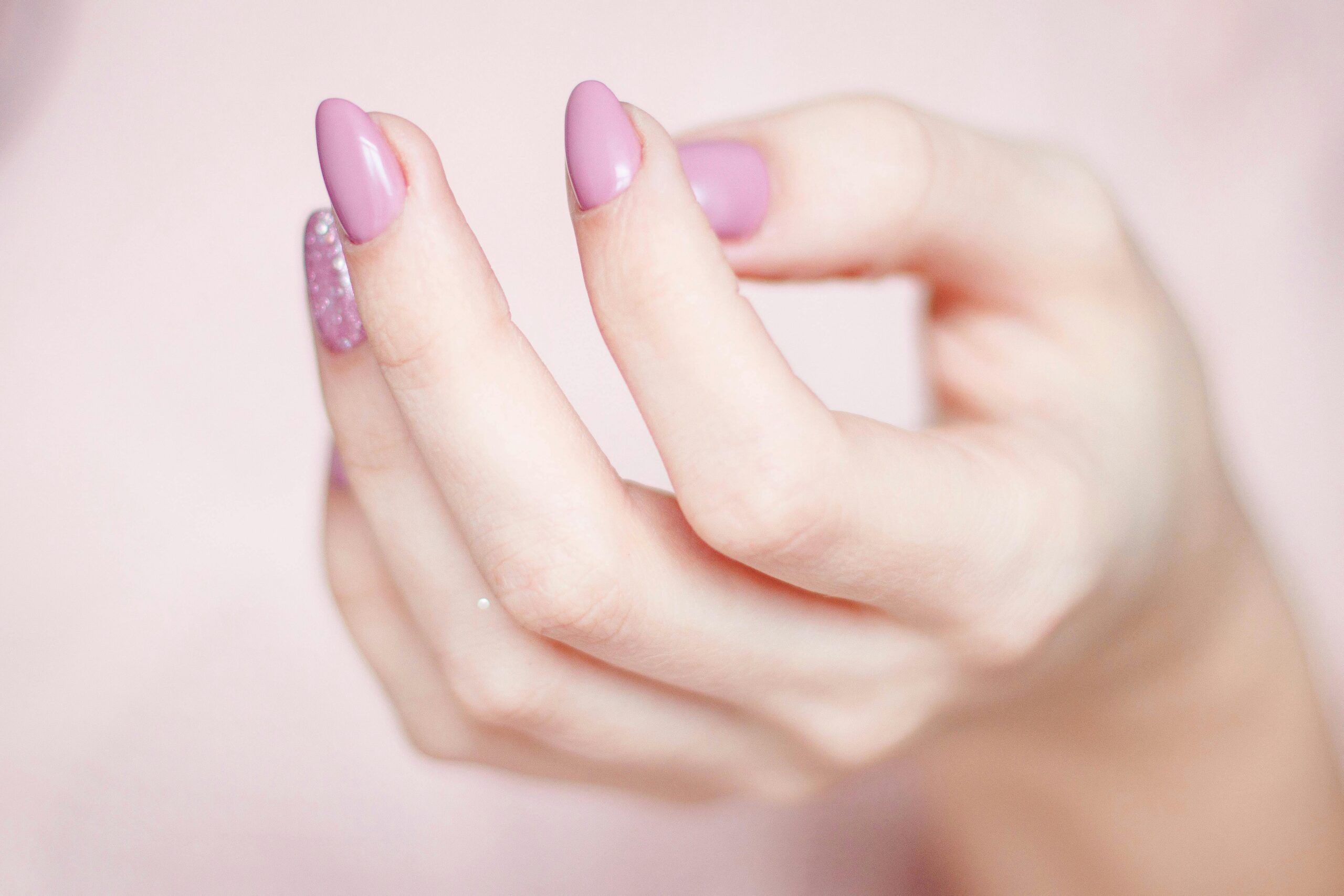 Press on nails for beginners applied at home on natural nails